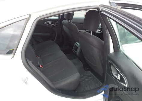 2015 Chrysler 200 Limited z USA, uszkodzony, nr VIN 1C3CCCAB1FN716797